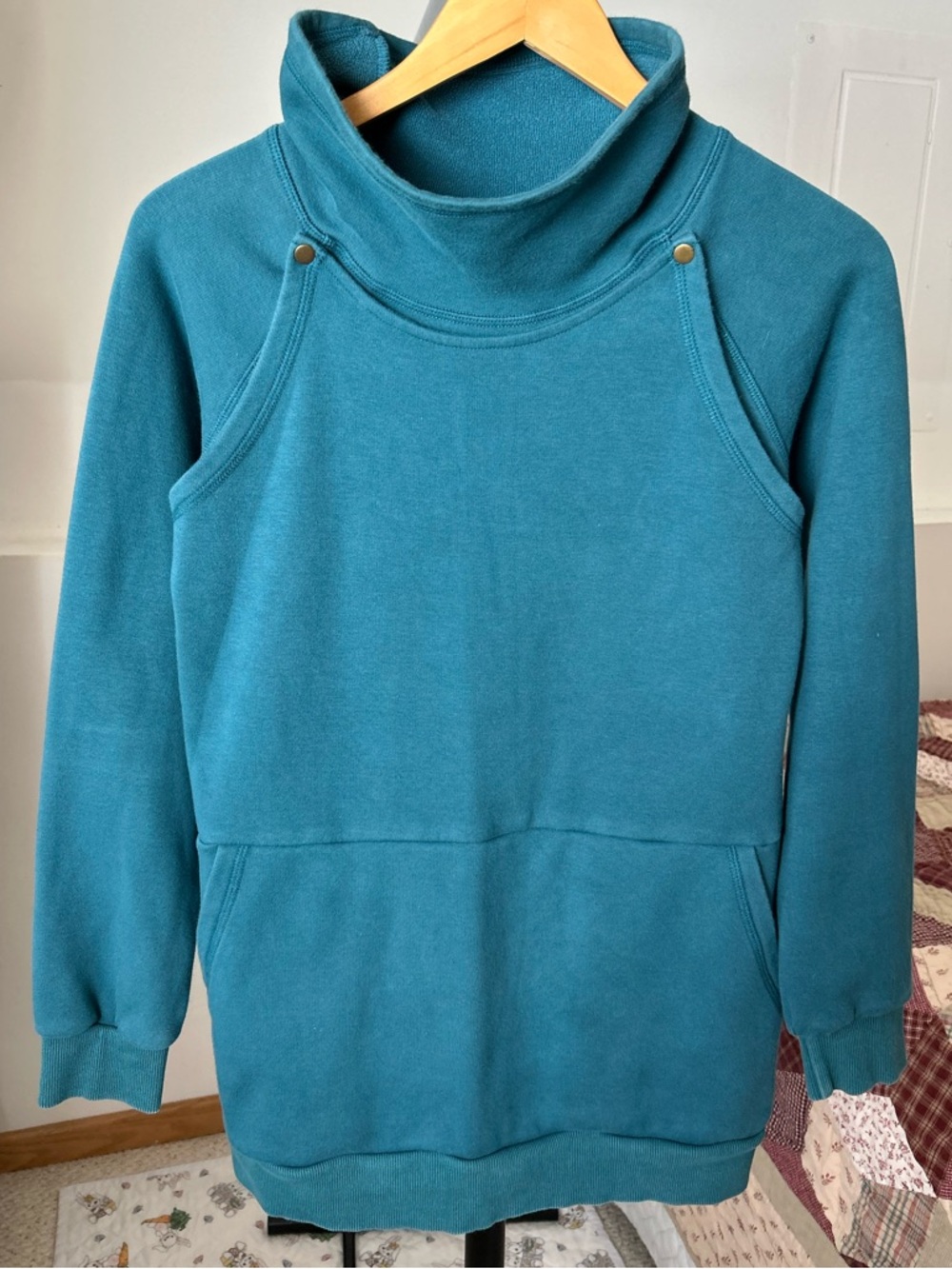 Latched Mama Sweatshirt Small